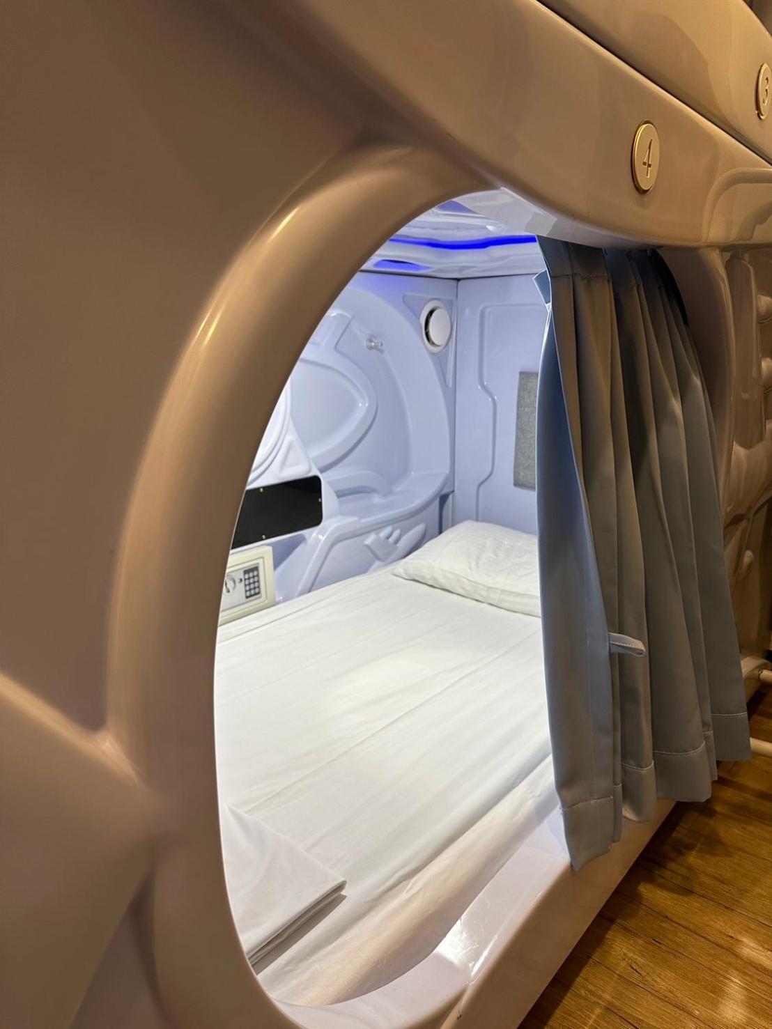 Mixed Space Capsule